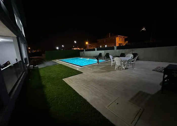 فيلة Lux Kavakli