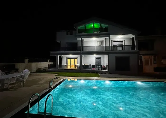 فيلة Lux Kavakli *